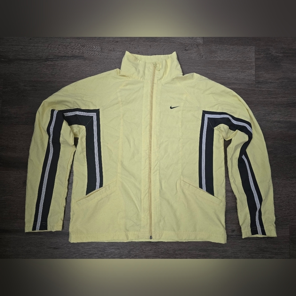 Nike Wind Jacket Butter Pastel Yellow Grey Zipper Front Lightweight Pockets Med